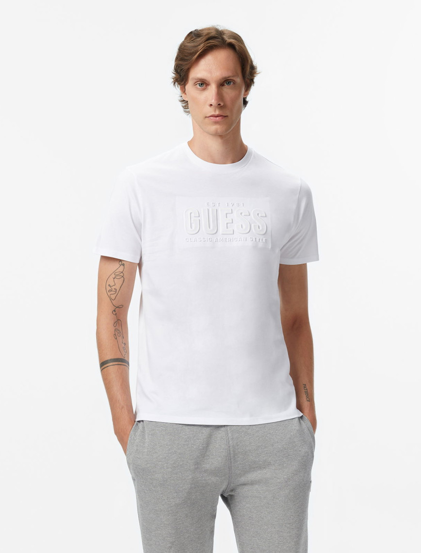 Guess Embosse Regular Fit Erkek Siyah T-Shirt Guess Embosse Regular Fit Erkek Siyah T-Shirt