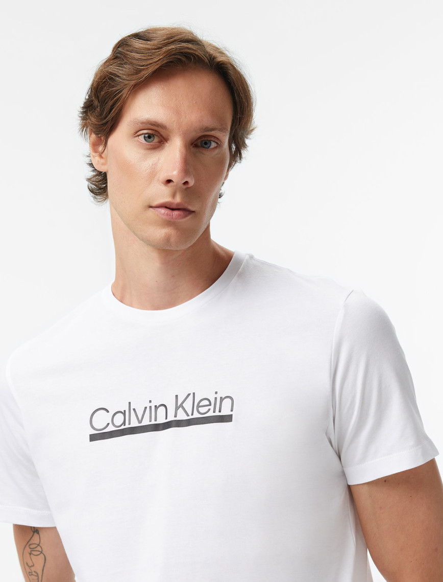 Calvin Klein Outline Tape Graphic Erkek Beyaz T-Shirt Calvin Klein Outline Tape Graphic Erkek Beyaz T-Shirt
