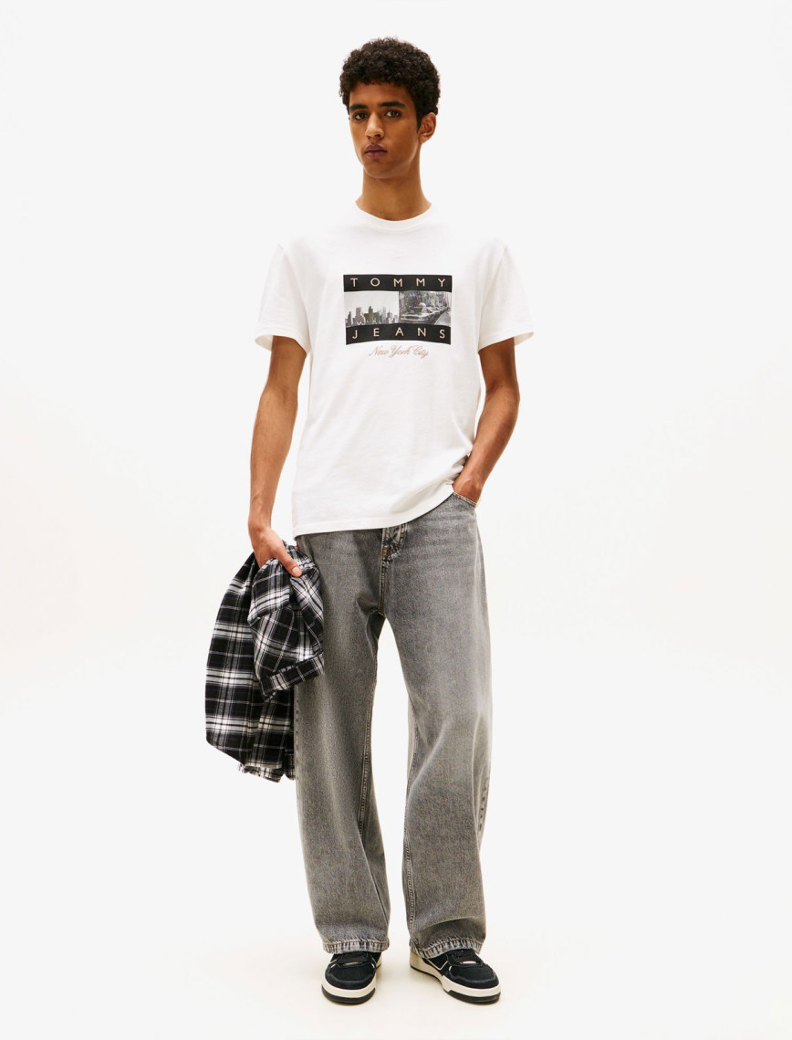 Tommy Jeans Regular Photo Flag Erkek Beyaz T-Shirt Tommy Jeans Regular Photo Flag Erkek Beyaz T-Shirt