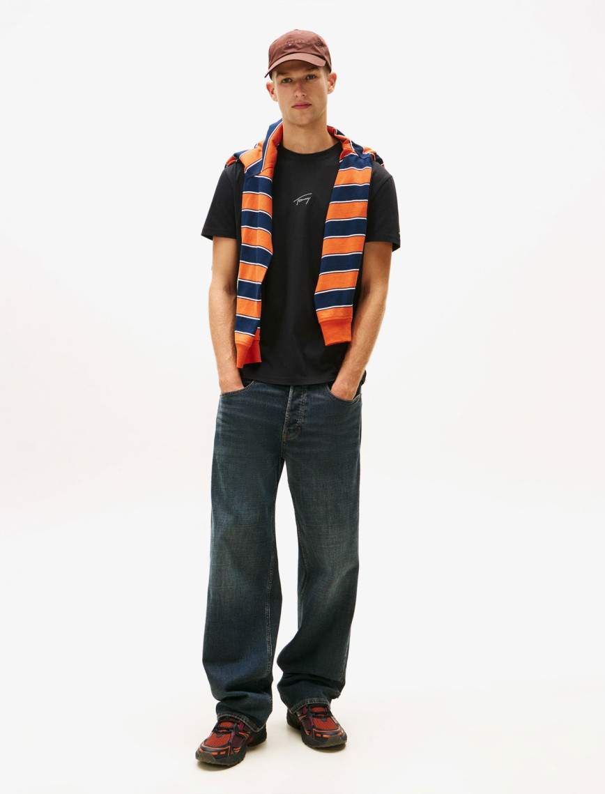 Tommy Jeans Regular Tonal Signature Erkek Siyah T-Shirt Tommy Jeans Regular Tonal Signature Erkek Siyah T-Shirt