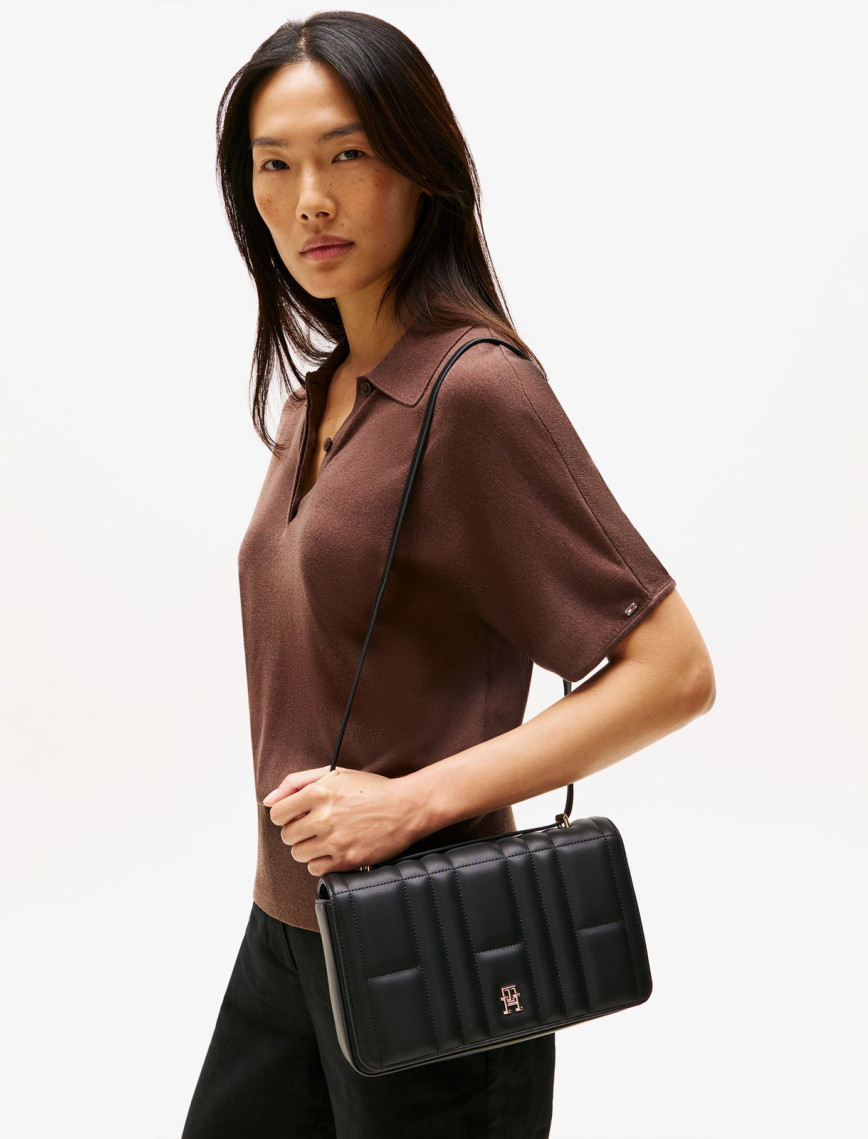 Tommy Hilfiger Feminine Kadın Siyah Çapraz Çanta Tommy Hilfiger Feminine Kadın Siyah Çapraz Çanta