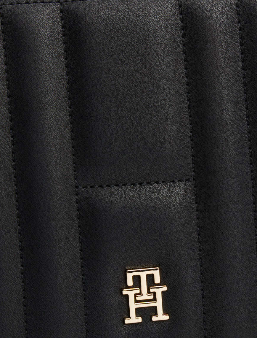 Tommy Hilfiger Feminine Kadın Siyah Çapraz Çanta Tommy Hilfiger Feminine Kadın Siyah Çapraz Çanta