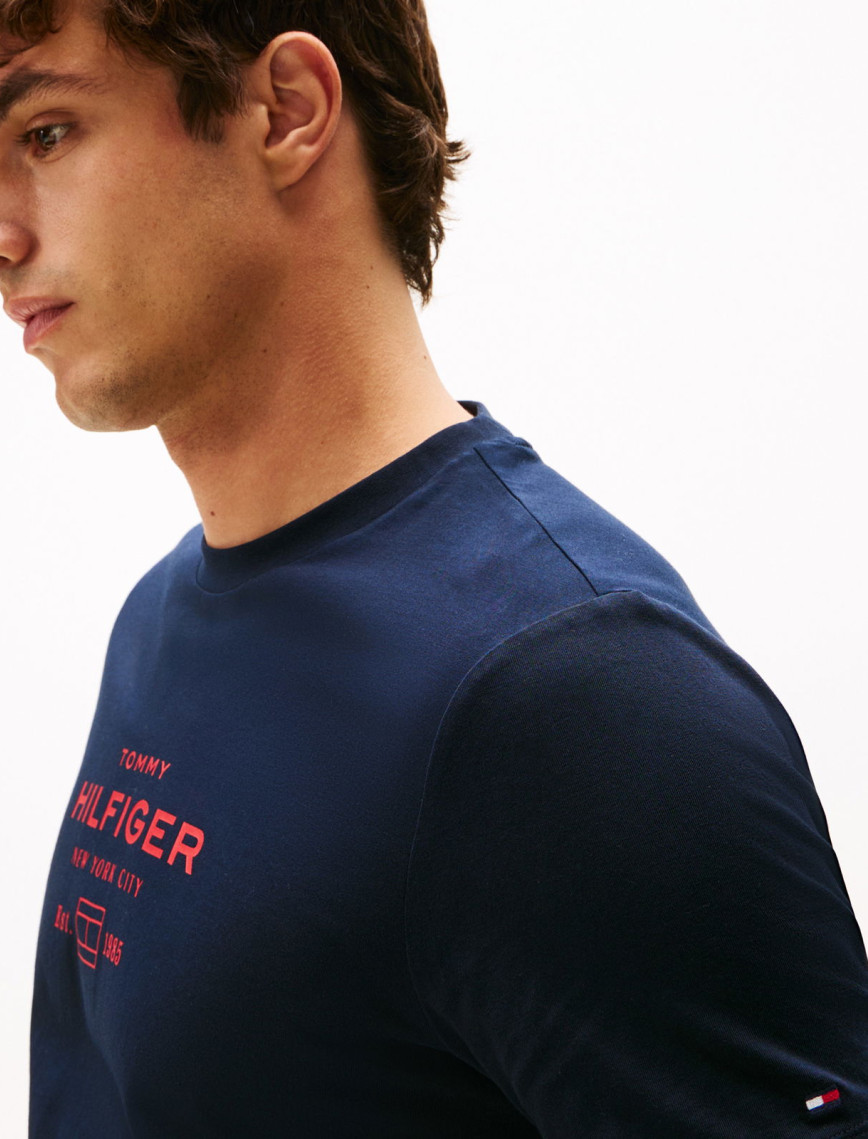 Tommy Hilfiger Stack Graphic Erkek Mavi T-Shirt Tommy Hilfiger Stack Graphic Erkek Mavi T-Shirt