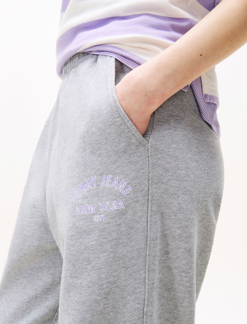 Tommy Jeans Varsity Overdye Kadın Gri Jogger Pantolon Tommy Jeans Varsity Overdye Kadın Gri Jogger Pantolon