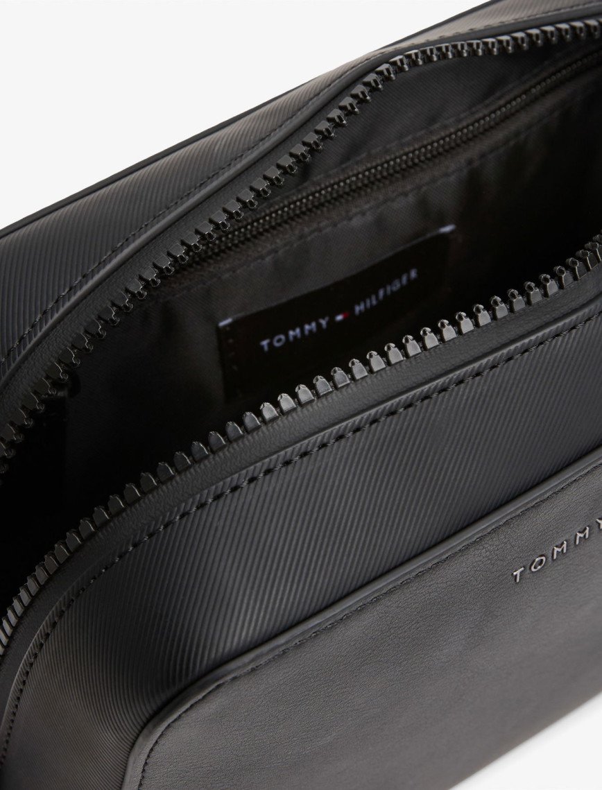 Tommy Hilfiger Foundation Erkek Siyah Tıraş Çantası Tommy Hilfiger Foundation Erkek Siyah Tıraş Çantası