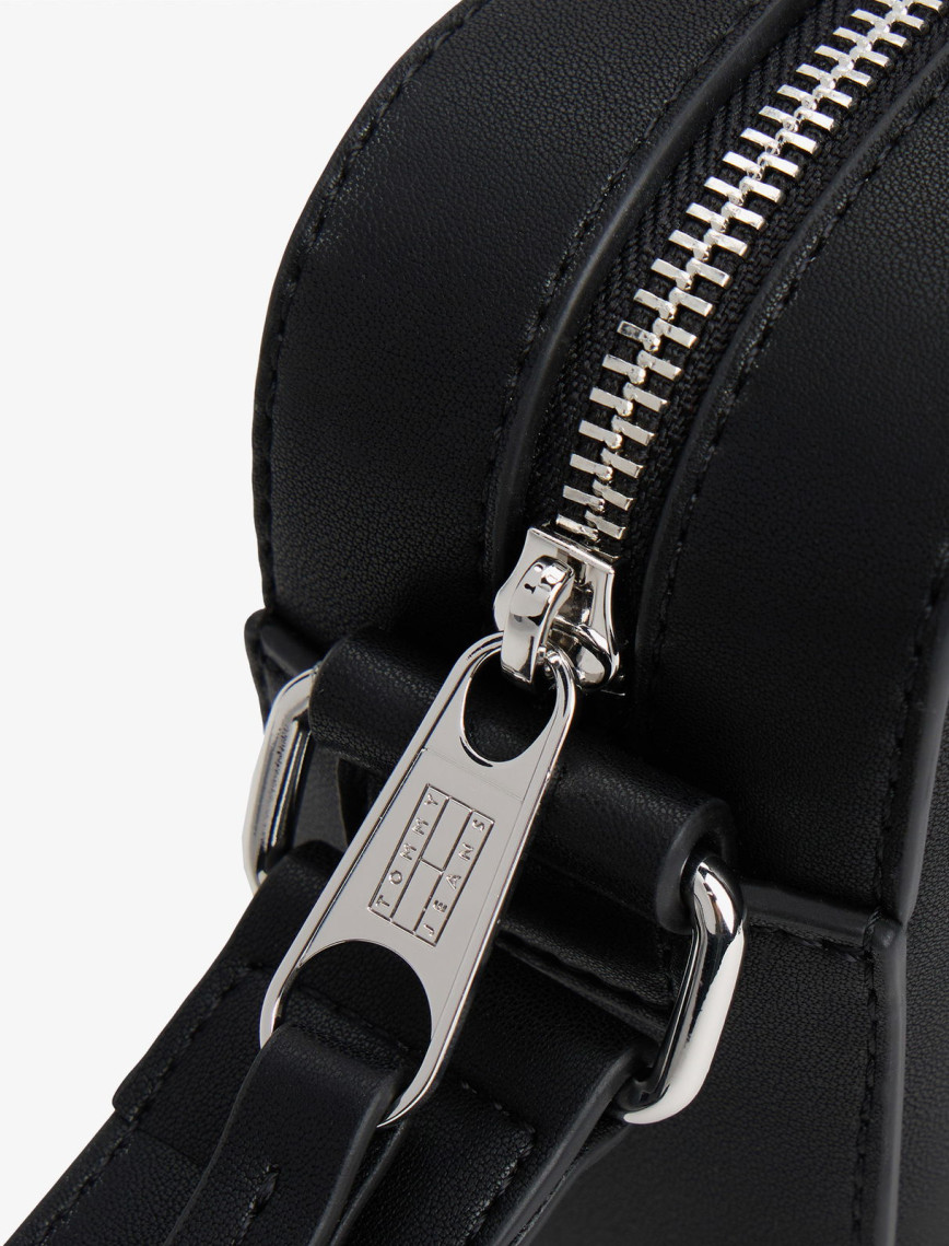 Tommy Jeans Cool Kadın Siyah Çapraz Çanta Tommy Jeans Cool Kadın Siyah Çapraz Çanta