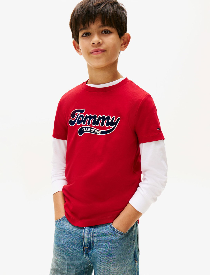 Tommy Hilfiger Varsity Interlock Çocuk Kırmızı T-Shirt Tommy Hilfiger Varsity Interlock Çocuk Kırmızı T-Shirt