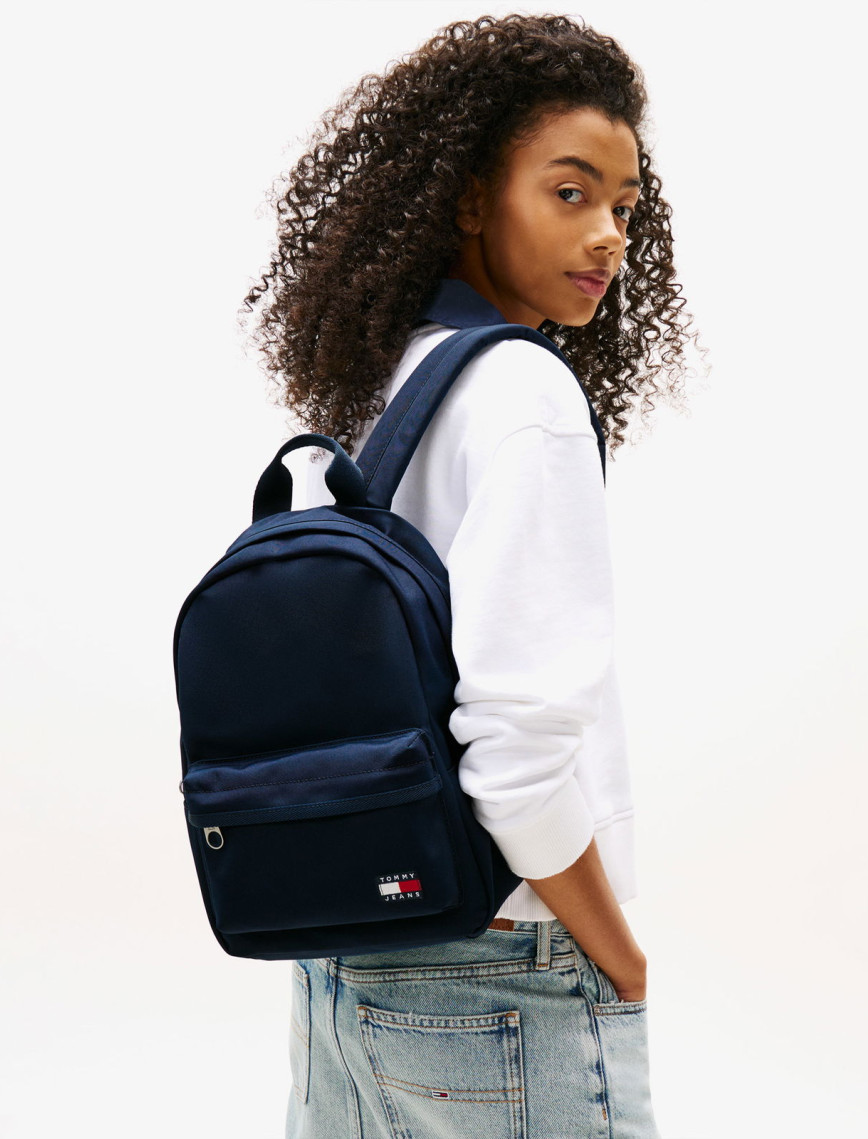 Tommy Jeans Essentials Daily Kadın Siyah Sırt Çantası Tommy Jeans Essentials Daily Kadın Siyah Sırt Çantası