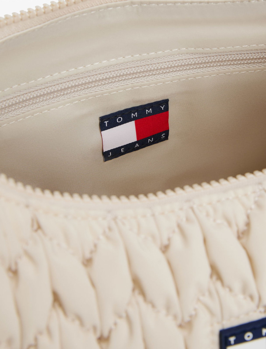 Tommy Jeans Urban X-Body Quilted Kadın Bej Omuz Çantası Tommy Jeans Urban X-Body Quilted Kadın Bej Omuz Çantası