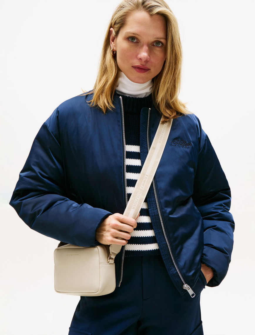 Tommy Hilfiger Logotape Kadın Bej Çapraz Çanta Tommy Hilfiger Logotape Kadın Bej Çapraz Çanta