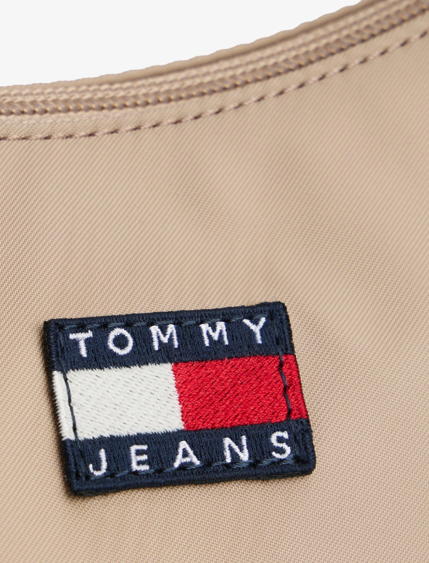Tommy Jeans Essentials Daily Kadın Kahverengi Omuz Çantası Tommy Jeans Essentials Daily Kadın Kahverengi Omuz Çantası