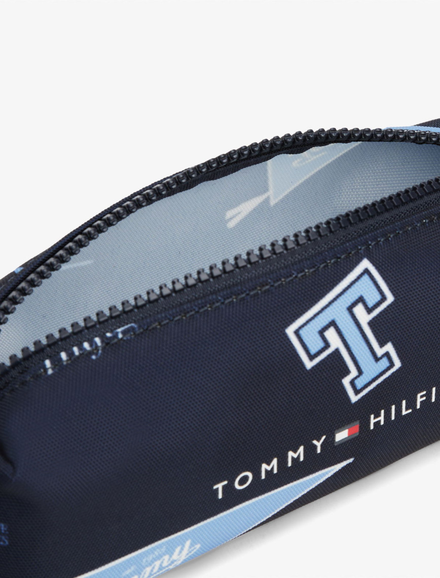 Tommy Hilfiger Essential Printed Çocuk Mavi Kalem Kutusu Tommy Hilfiger Essential Printed Çocuk Mavi Kalem Kutusu
