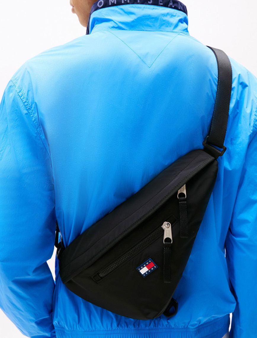 Tommy Jeans Urban Sling Erkek Siyah Bel Çantası Tommy Jeans Urban Sling Erkek Siyah Bel Çantası