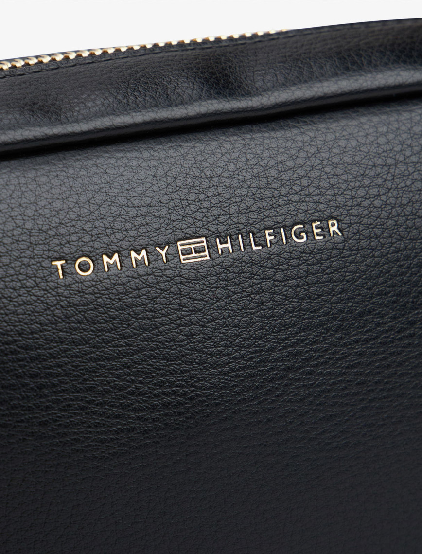 Tommy Hilfiger Logotape Kadın Siyah Çapraz Çanta Tommy Hilfiger Logotape Kadın Siyah Çapraz Çanta