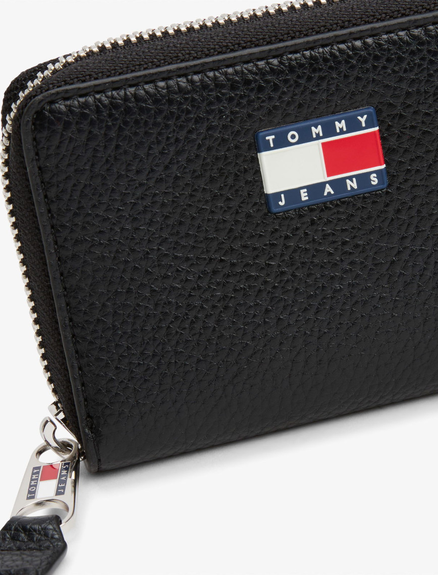 Tommy Jeans Must Small Kadın Siyah Cüzdan Tommy Jeans Must Small Kadın Siyah Cüzdan