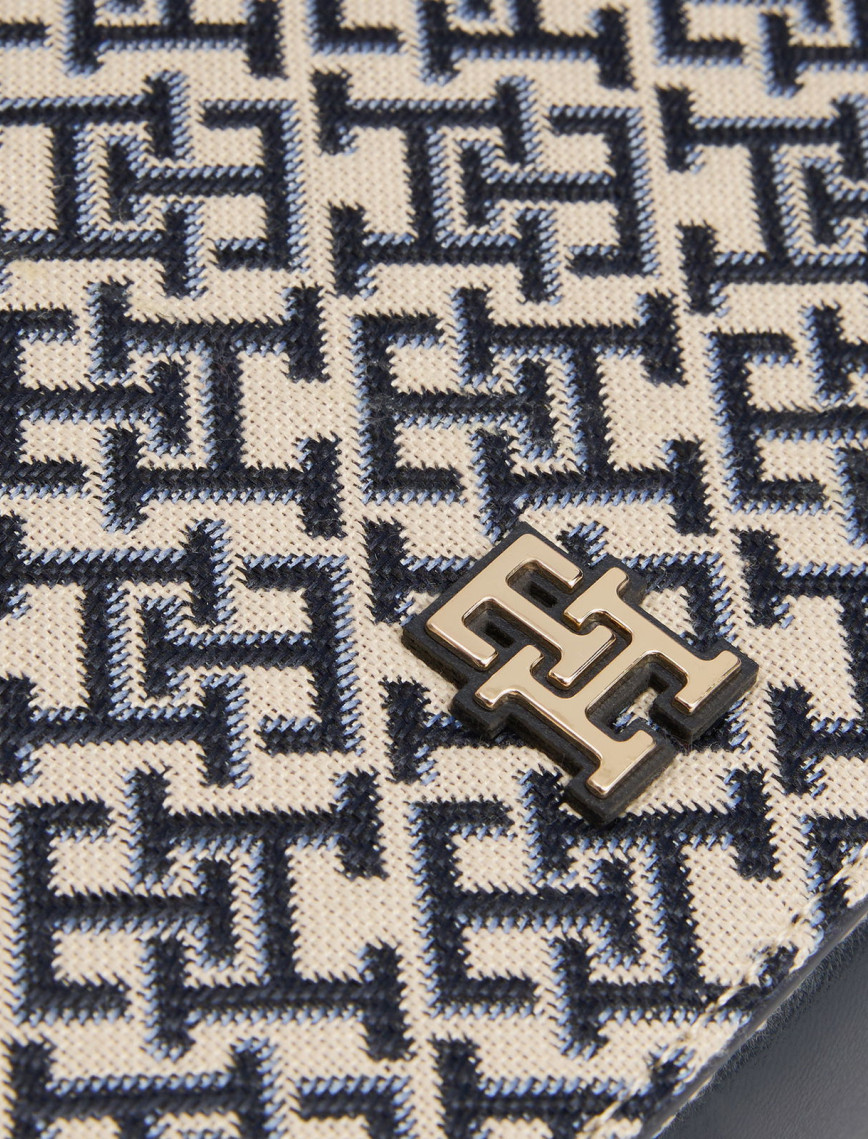 Tommy Hilfiger Jacquard Flap Kadın Mavi Çapraz Çanta Tommy Hilfiger Jacquard Flap Kadın Mavi Çapraz Çanta