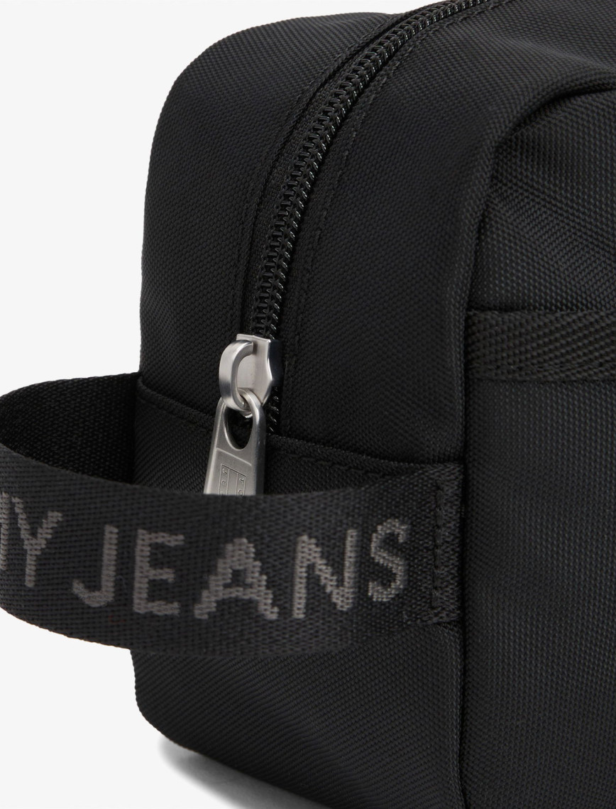 Tommy Jeans Essentials Daily Erkek Siyah Tıraş Çantası Tommy Jeans Essentials Daily Erkek Siyah Tıraş Çantası