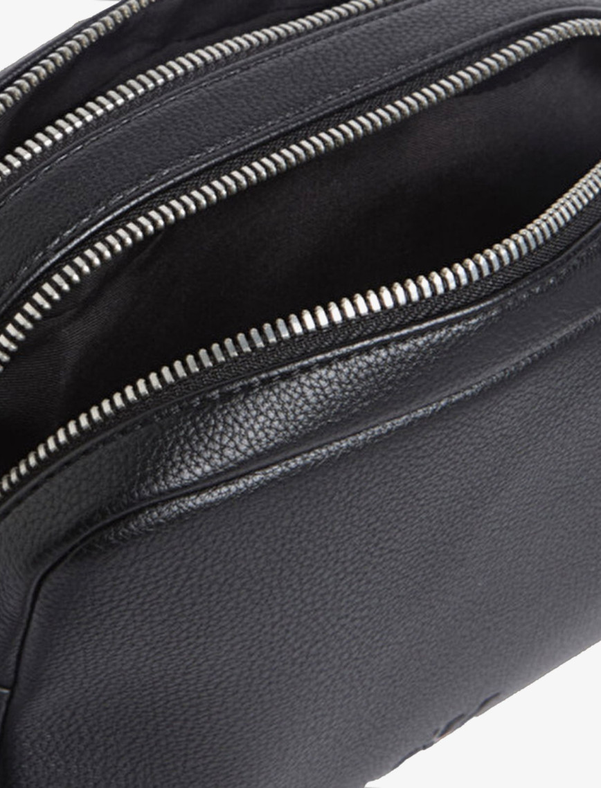 Calvin Klein Ultralight Camera 21 Kadın Siyah El Çantası Calvin Klein Ultralight Camera 21 Kadın Siyah El Çantası