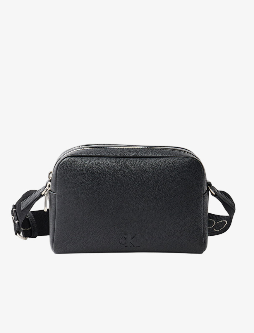 Calvin Klein Ultralight Camera 21 Kadın Siyah El Çantası Calvin Klein Ultralight Camera 21 Kadın Siyah El Çantası