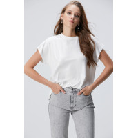 Network Kadın Kırık Beyaz Basic T-shirt Network Kadın Kırık Beyaz Basic T-shirt