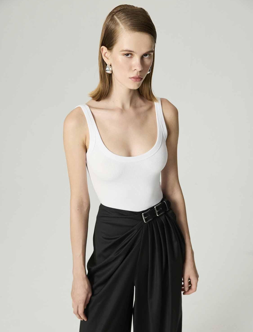 Çift Tokalı Kemer Detaylı Pantolon Çift Tokalı Kemer Detaylı Pantolon