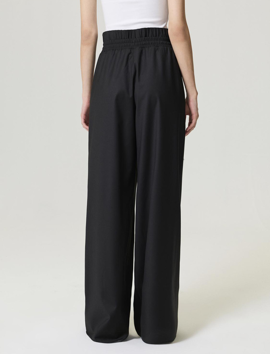 Elastik Bel ve Bağcık Detaylı Pantolon Elastik Bel ve Bağcık Detaylı Pantolon