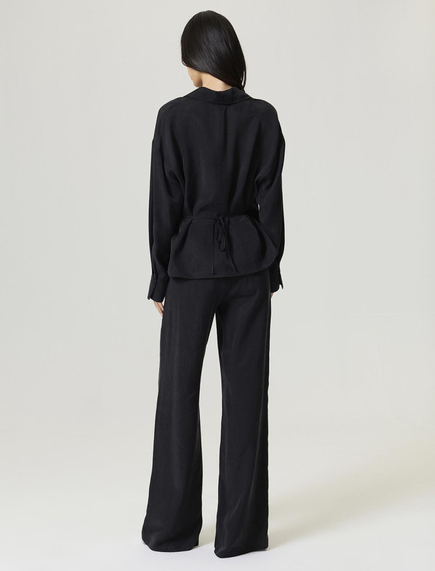 Aksesuar Detaylı Bluz Aksesuar Detaylı Bluz