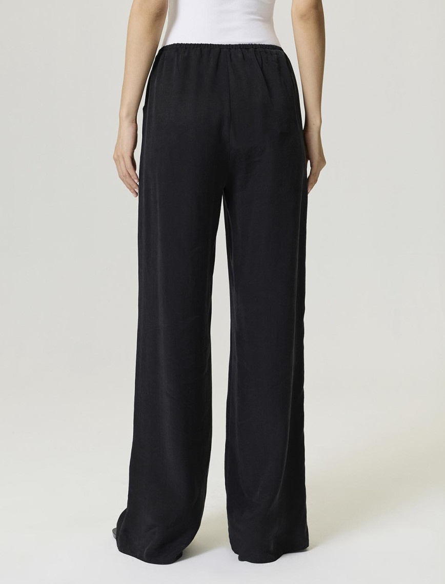 Dökümlü Pantolon Dökümlü Pantolon