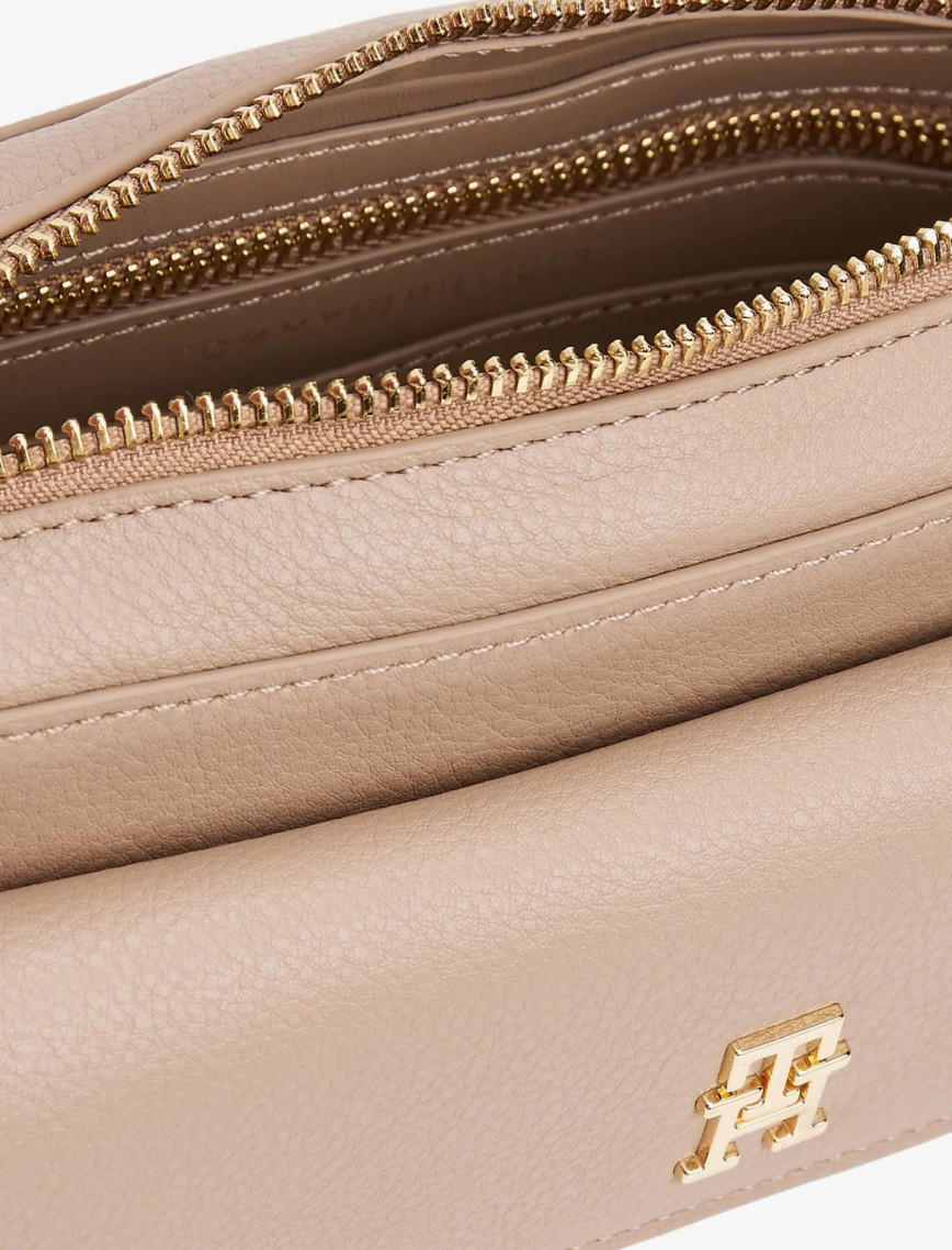 Tommy Hilfiger Distinct Kadın Bej Çapraz Çanta Tommy Hilfiger Distinct Kadın Bej Çapraz Çanta