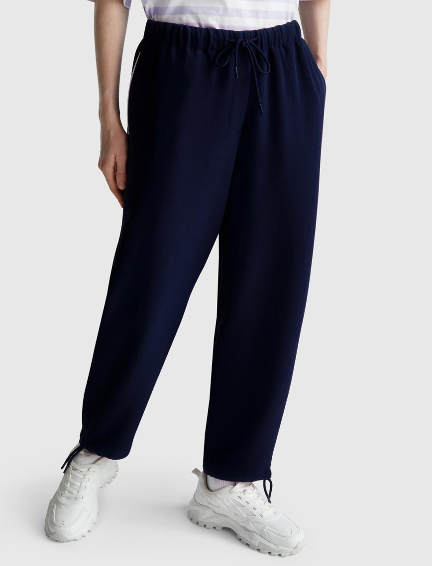 Kadın Krem Beli Bağcıklı Cepli Pantolon Kadın Krem Beli Bağcıklı Cepli Pantolon