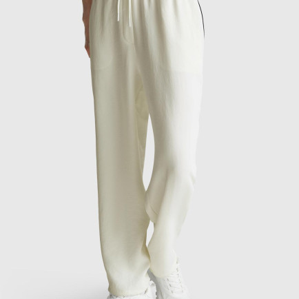 Kadın Krem Beli Bağcıklı Cepli Pantolon Kadın Krem Beli Bağcıklı Cepli Pantolon