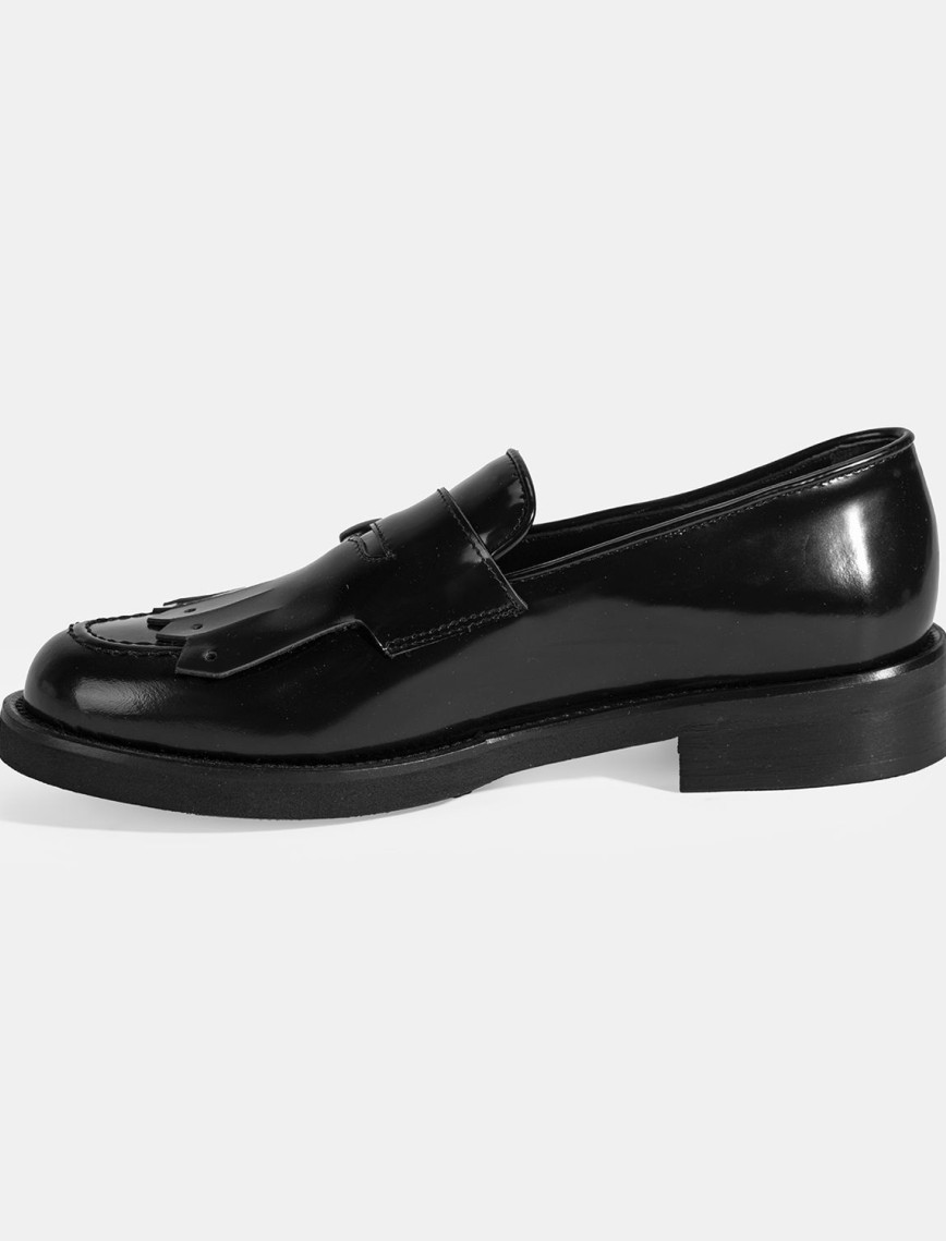Luca Grossi Kadın Siyah Püskül Detaylı Deri Loafer Luca Grossi Kadın Siyah Püskül Detaylı Deri Loafer