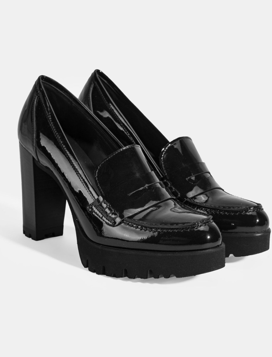 Luca Grossi Kadın Siyah Topuklu Rugan Klasik Ayakkabı Luca Grossi Kadın Siyah Topuklu Rugan Klasik Ayakkabı