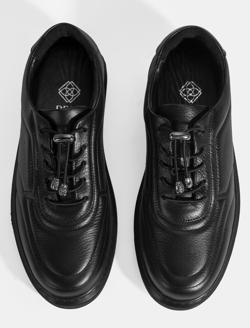 Kadın Siyah Bağcıklı Günlük Deri Ayakkabı Kadın Siyah Bağcıklı Günlük Deri Ayakkabı