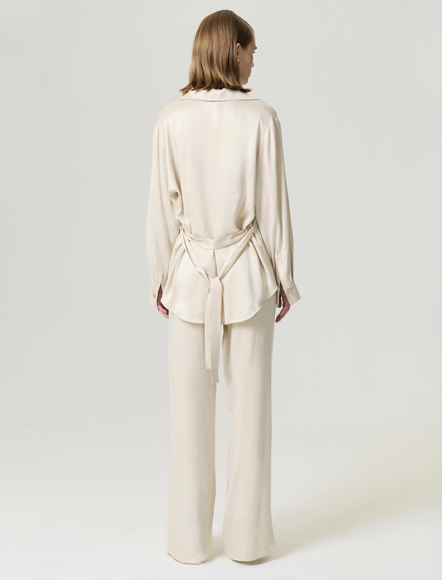 Belden Kuşak Bağlamalı Gömlek Belden Kuşak Bağlamalı Gömlek