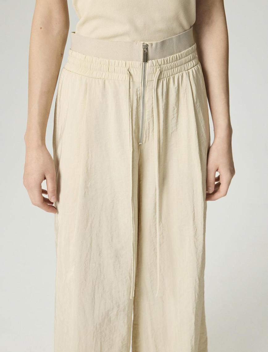 Elastik Bel ve Bağcık Detaylı Pantolon Elastik Bel ve Bağcık Detaylı Pantolon