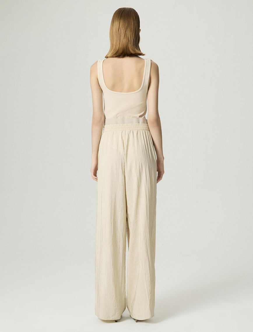 Elastik Bel ve Bağcık Detaylı Pantolon Elastik Bel ve Bağcık Detaylı Pantolon