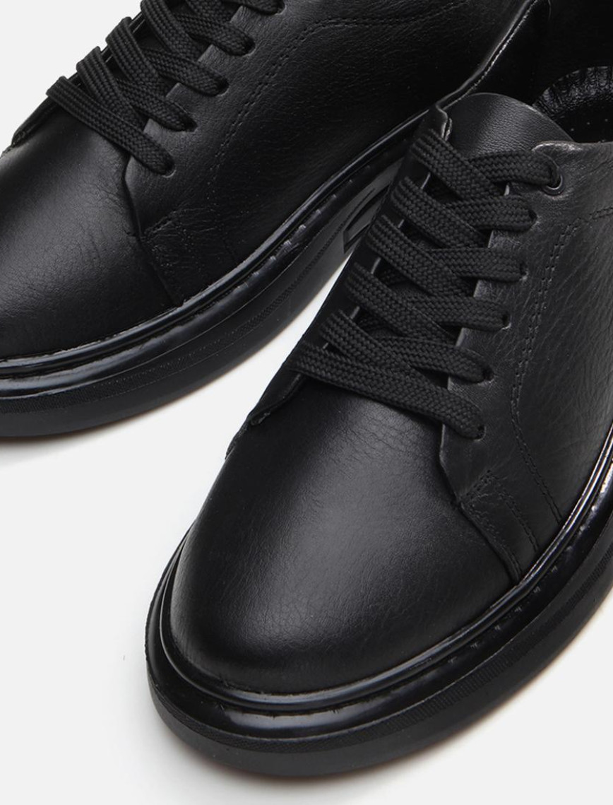 Kadın Deri Siyah Spor Ayakkabı Kadın Deri Siyah Spor Ayakkabı