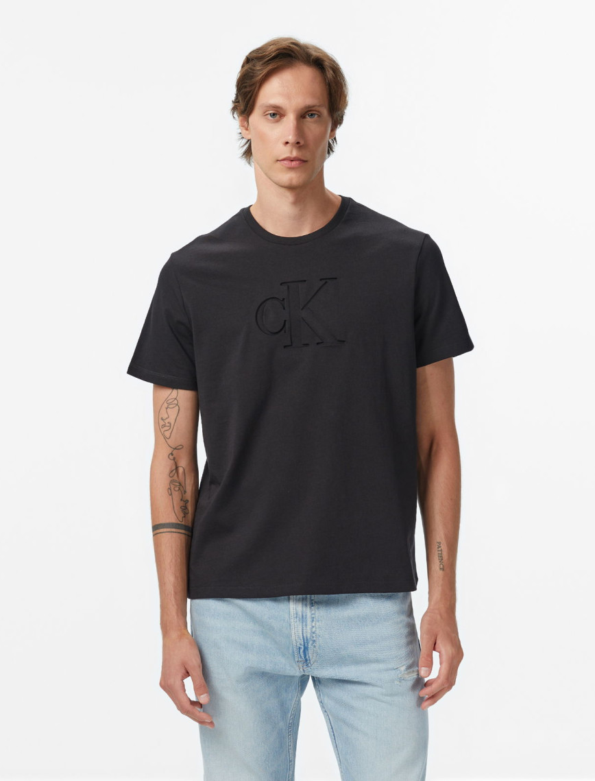Calvin Klein Deboss Mono Graphic Erkek Beyaz T-Shirt Calvin Klein Deboss Mono Graphic Erkek Beyaz T-Shirt
