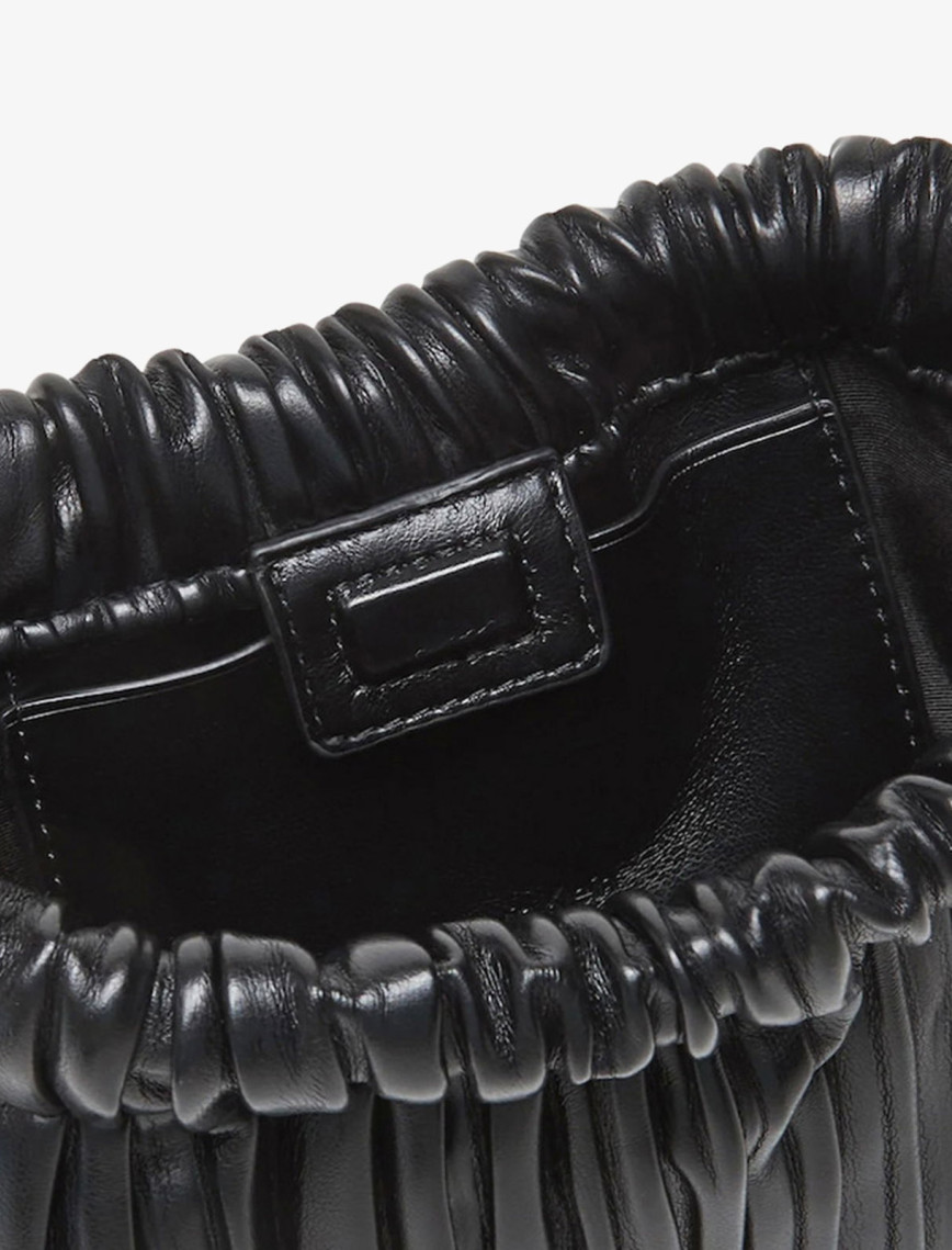 Calvin Klein Plisse Mini Drawstring Kadın Siyah Çanta Calvin Klein Plisse Mini Drawstring Kadın Siyah Çanta