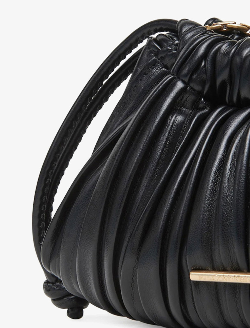Calvin Klein Plisse Mini Drawstring Kadın Siyah Çanta Calvin Klein Plisse Mini Drawstring Kadın Siyah Çanta