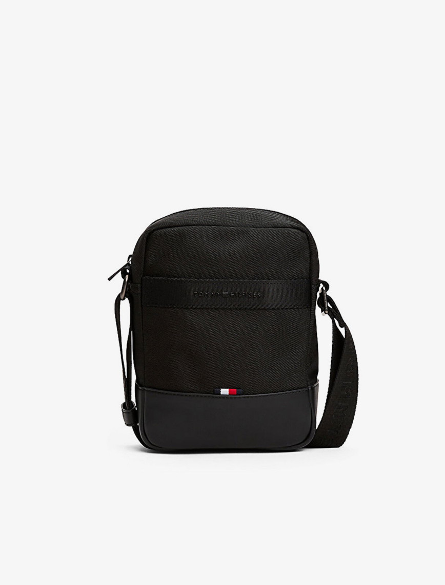 Tommy Hilfiger Nylon Travel Mini Reporter Erkek Siyah El Çantası Tommy Hilfiger Nylon Travel Mini Reporter Erkek Siyah El Çantası