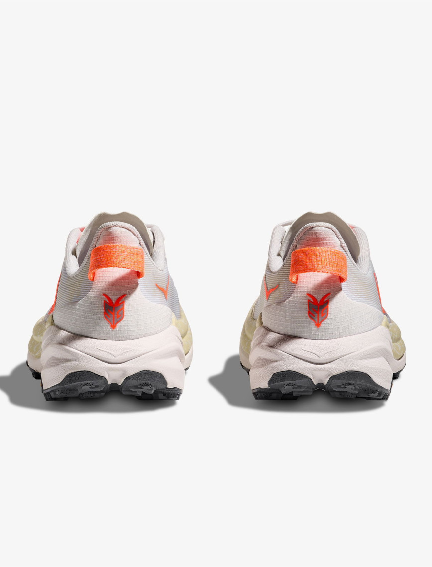 Hoka Speedgoat 6 Kadın Beyaz Koşu Ayakkabısı Hoka Speedgoat 6 Kadın Beyaz Koşu Ayakkabısı