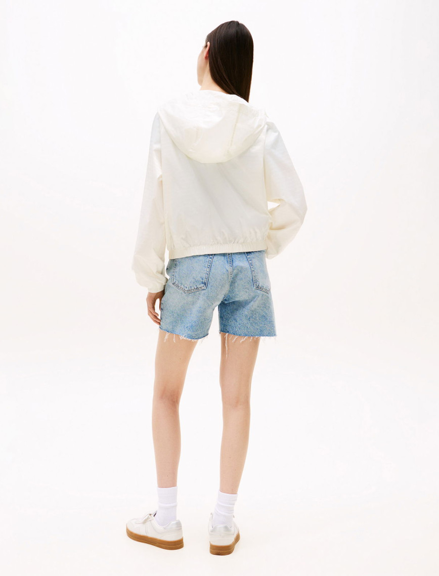 Tommy Hilfiger Repeat Logo Water Repellant Kadın Beyaz Ceket Tommy Hilfiger Repeat Logo Water Repellant Kadın Beyaz Ceket