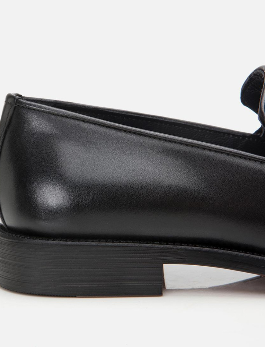 Erkek Deri Siyah Püskül Detaylı Klasik Loafer Erkek Deri Siyah Püskül Detaylı Klasik Loafer