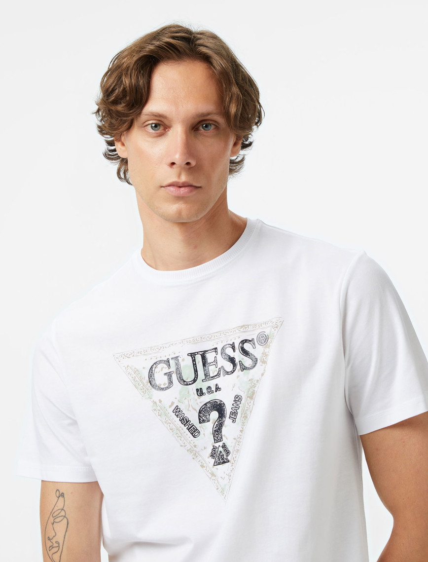 Guess Triangle Regular Fit Erkek Beyaz T-Shirt