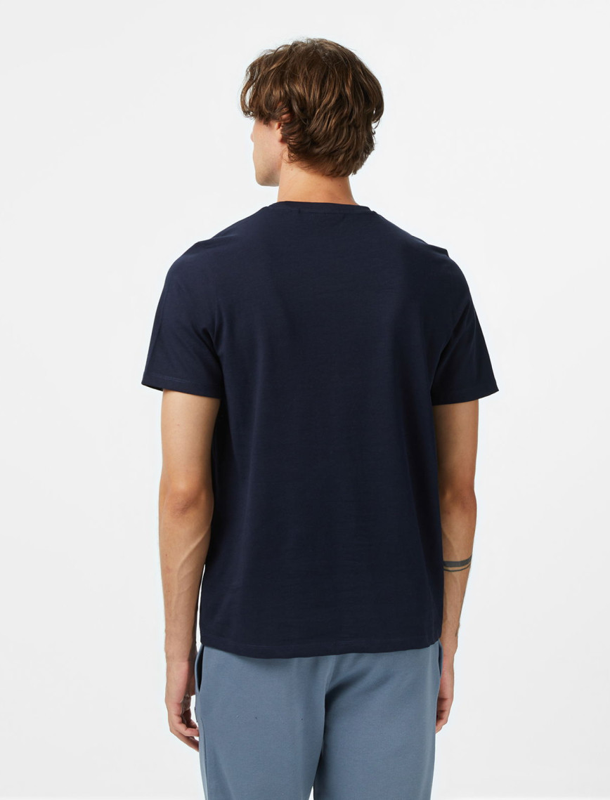 Guess Patch Regular Fit Erkek Lacivert T-Shirt Guess Patch Regular Fit Erkek Lacivert T-Shirt