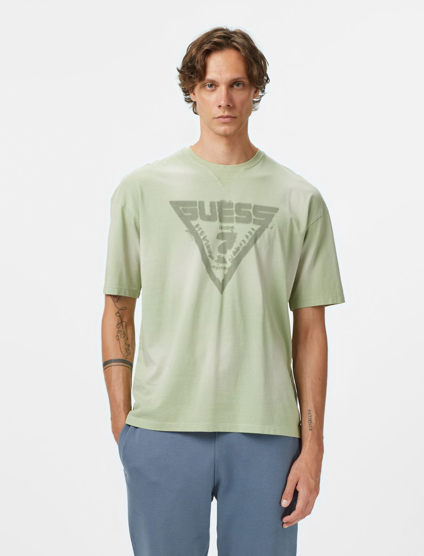 Guess Celso Oversize Fit Erkek Yeşil T-Shirt Guess Celso Oversize Fit Erkek Yeşil T-Shirt