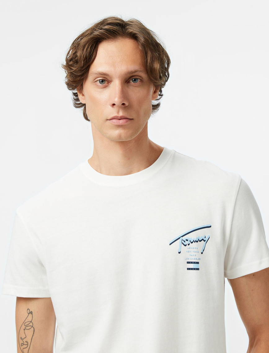 Tommy Jeans Regular Signature City Erkek Beyaz T-Shirt Tommy Jeans Regular Signature City Erkek Beyaz T-Shirt