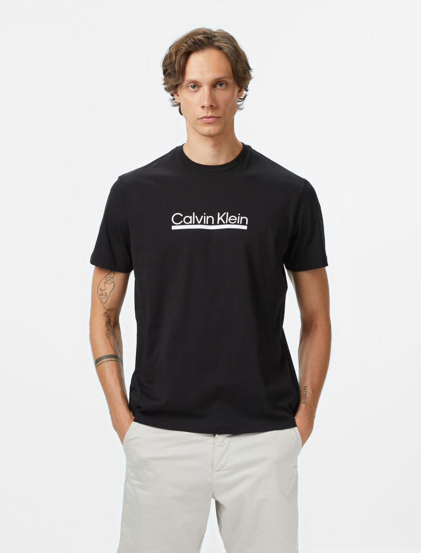Calvin Klein Outline Tape Graphic Erkek Siyah T-Shirt Calvin Klein Outline Tape Graphic Erkek Siyah T-Shirt